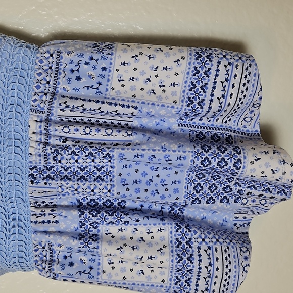 No Boundaries Light Blue Lace Tank Top - Picture 5 of 6